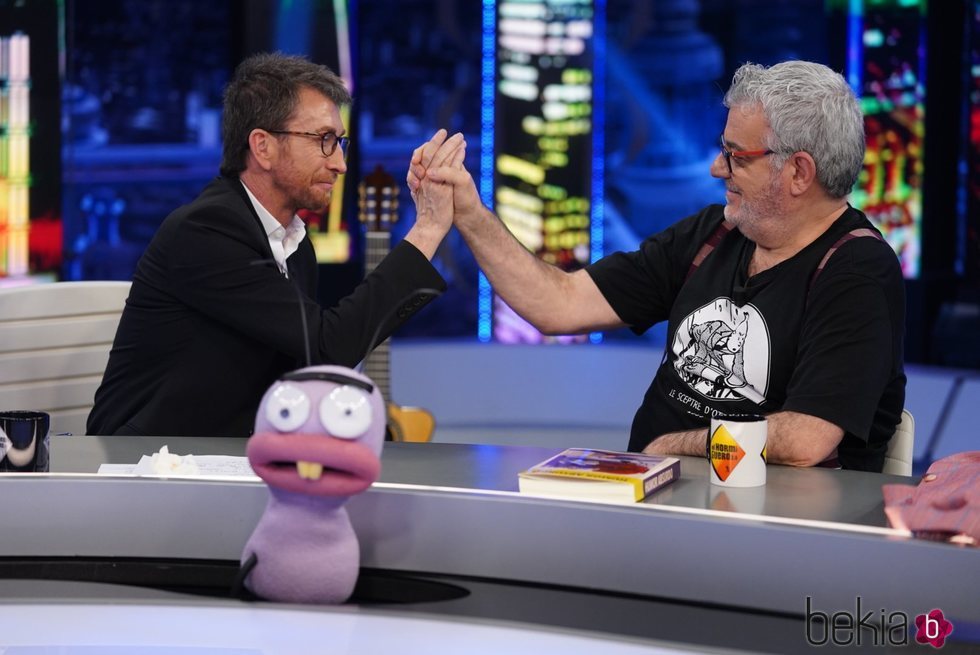 MIllán Salcedo charlando con Pablo Motos en 'El Hormiguero'