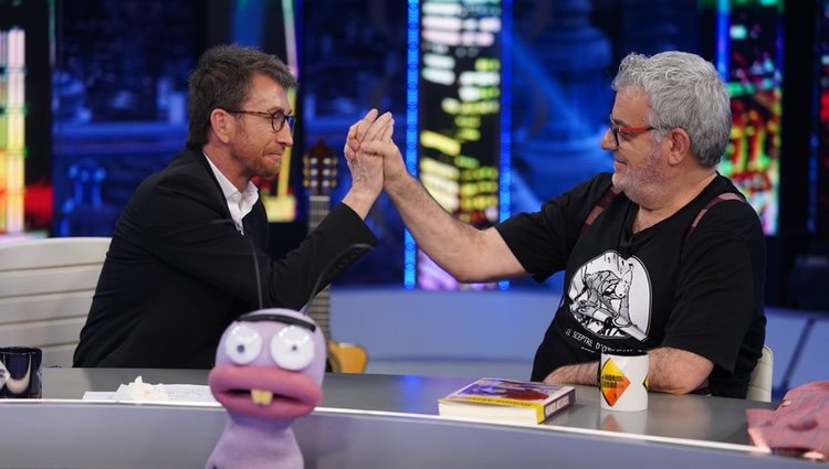 MIllán Salcedo charlando con Pablo Motos en 'El Hormiguero'