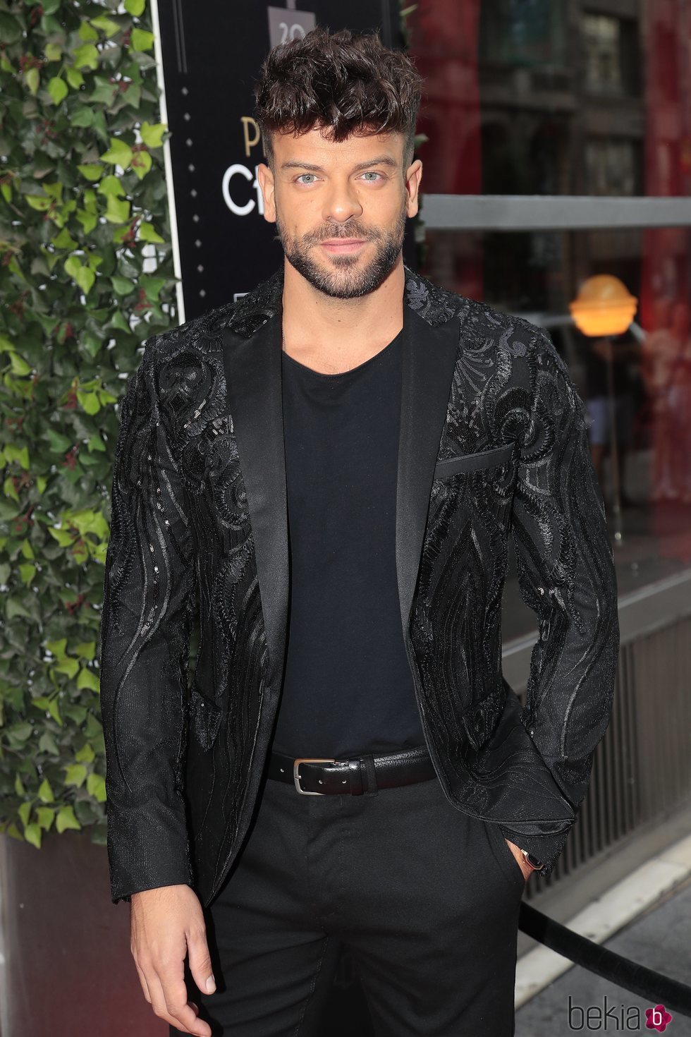 Ricky Merino posando en un evento