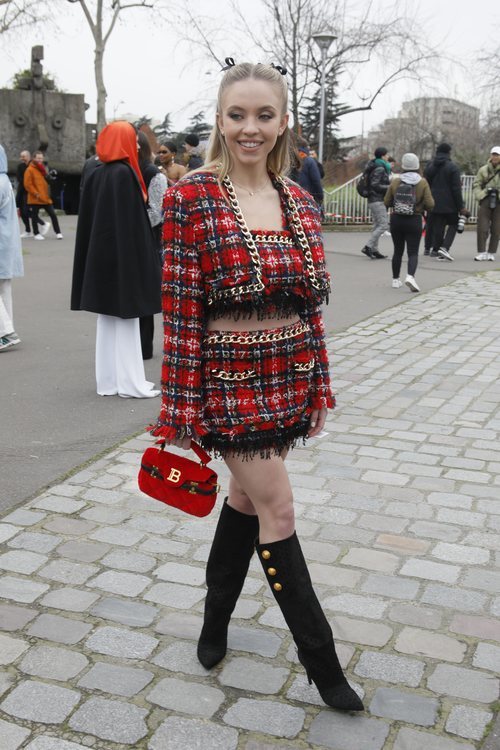 Sydney Sweeney apuesta por un atuendo de tweed