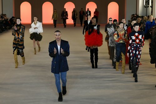 Carrusel desfile otoño/ invierno 2020-2021 de Balmain