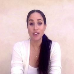 Meghan Markle en su mensaje de graduación a las alumnas del colegio donde estudió