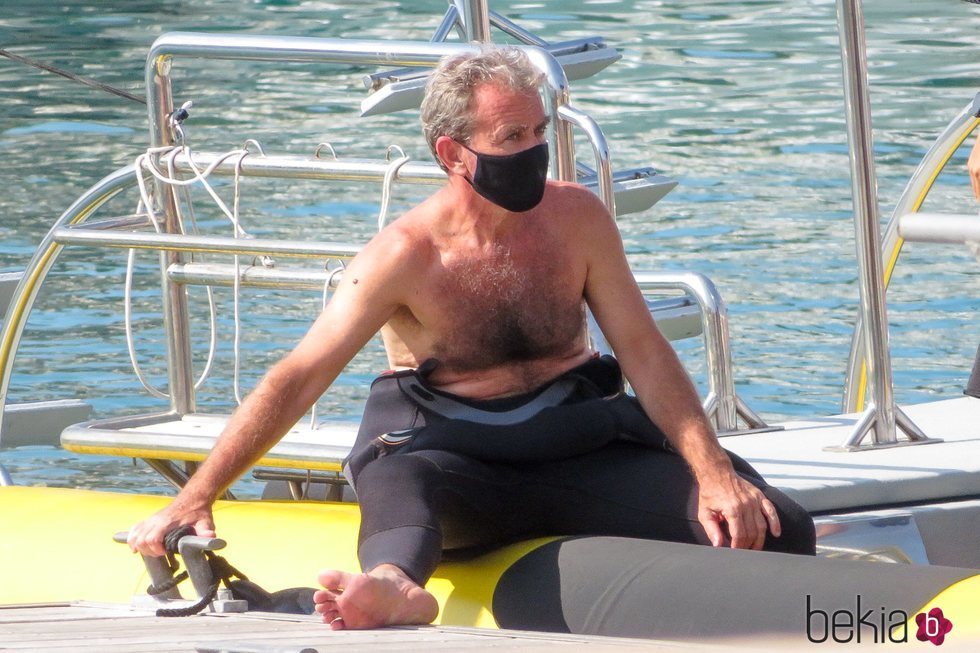 Fernando Simón antes de hacer buceo en Mallorca