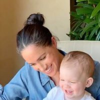 Meghan Markle lee un cuento a Archie