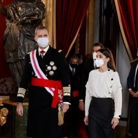 Los Reyes Felipe y Letizia llegando al Palacio Real en la Pascua Militar 2021