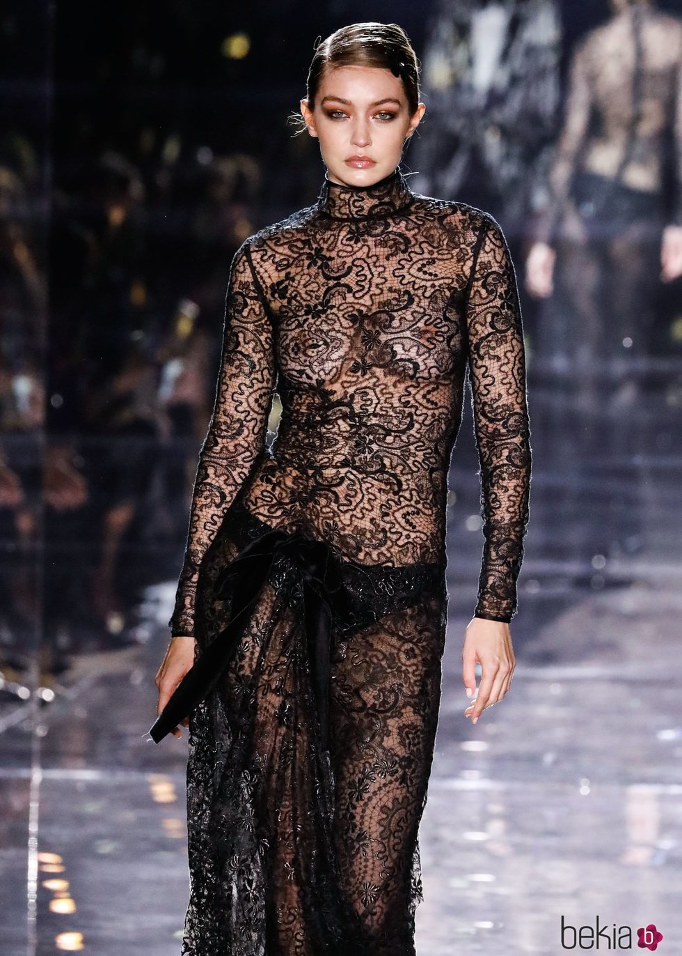 Gigi Hadid desfilando para Tom Ford el día después de saber que estaba embarazada