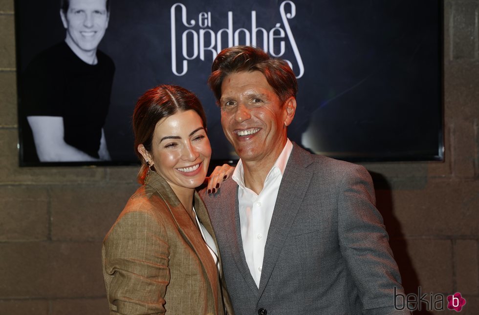 Virginia Troconis acompañando a Manuel Díaz 'El Cordobés' en su anuncio de su regreso a los ruedos