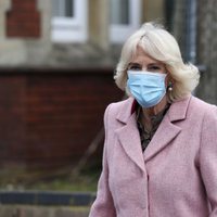 Camilla Parker durante su visita a un centro de vacunación