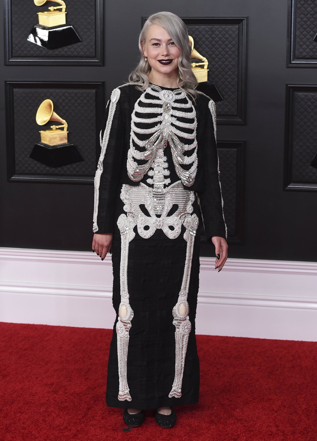 Phobe Bridgers de Thom Browne en los Grammy 2021