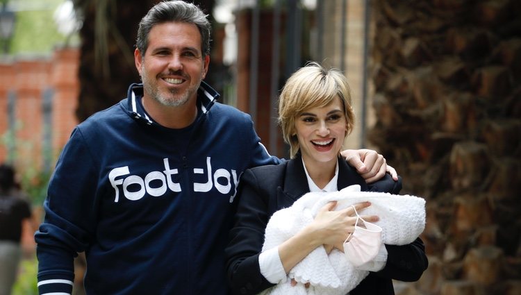 Norma Ruiz presenta a su hija Alma junto a Bosco James