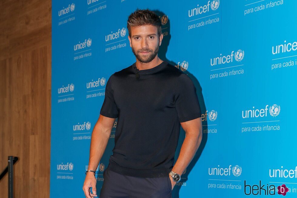 Pablo Alborán posa en su nombramiento como embajador de Unicef España