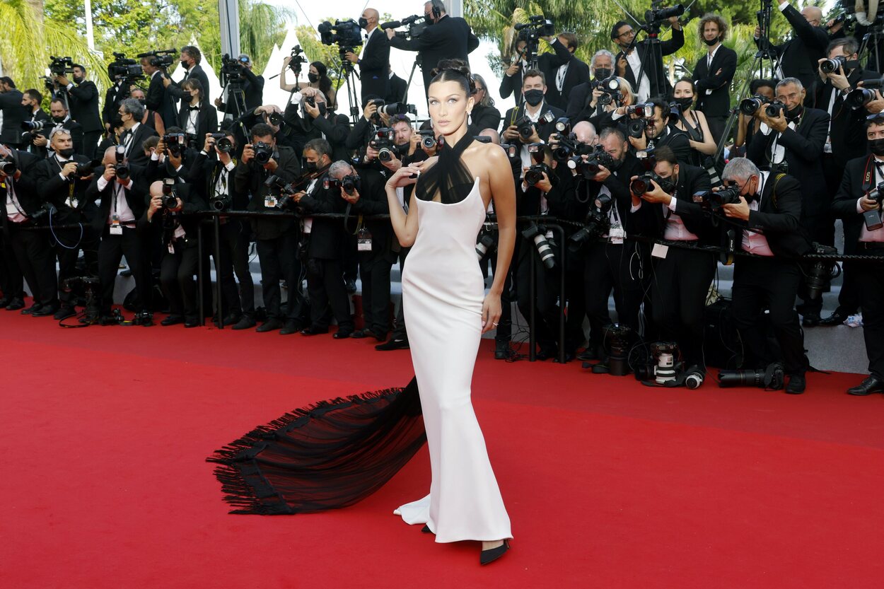 Bella Hadid vestida de Jean Paul Gaultier en el Festival de Cannes 2021