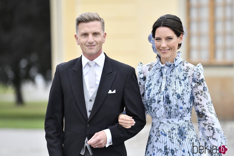 Johan Andersson y Stina Andersson en el bautizo de Julian de Suecia
