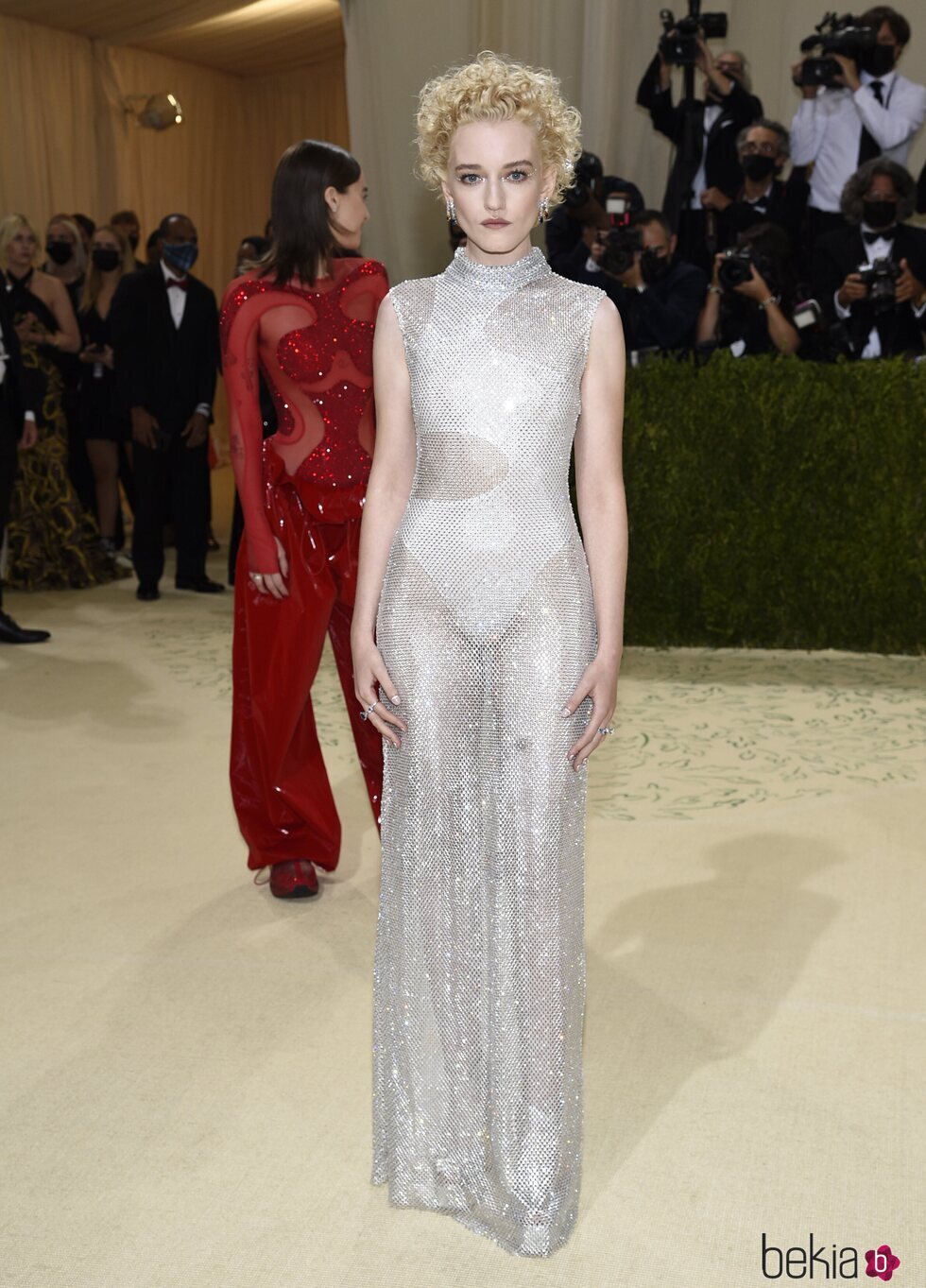 Julia Garner en la MET Gala 2021