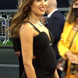 Hiba Abouk muestra por primera vez su barriga de embarazada en el Fetival de San Sebatian 2021