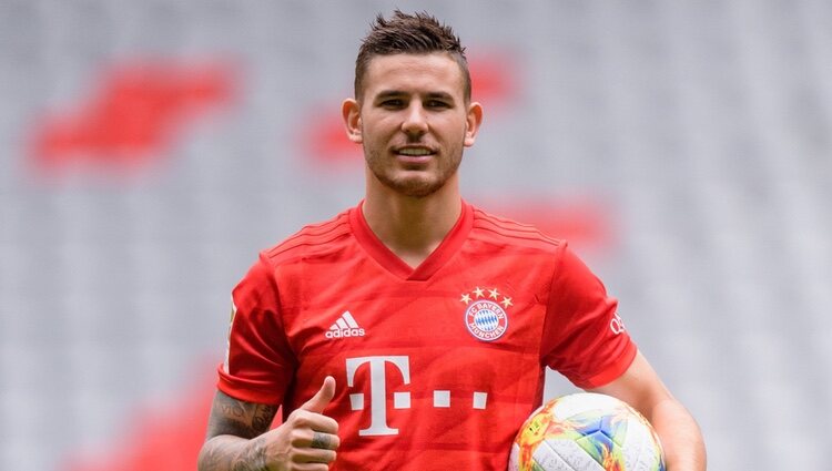 Lucas Hernández durante su presentación como jugador del Bayern de Munich