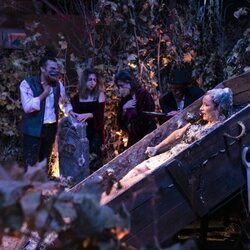 Adara Molinero, en el ataúd en la gala del terror de 'Secret Story'