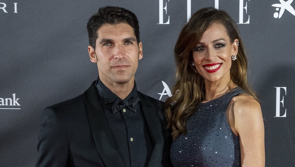 Cayetano Rivera y Eva González en los Premios Elle Style 2021 en Sevilla