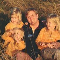 Guillermo Alejandro y Máxima de Holanda con sus hijas Amalia, Alexia y Ariane cuando eran pequeñas durante unas vacaciones