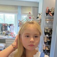 Amalia de Holanda con la tiara Mellerio cuando era pequeña
