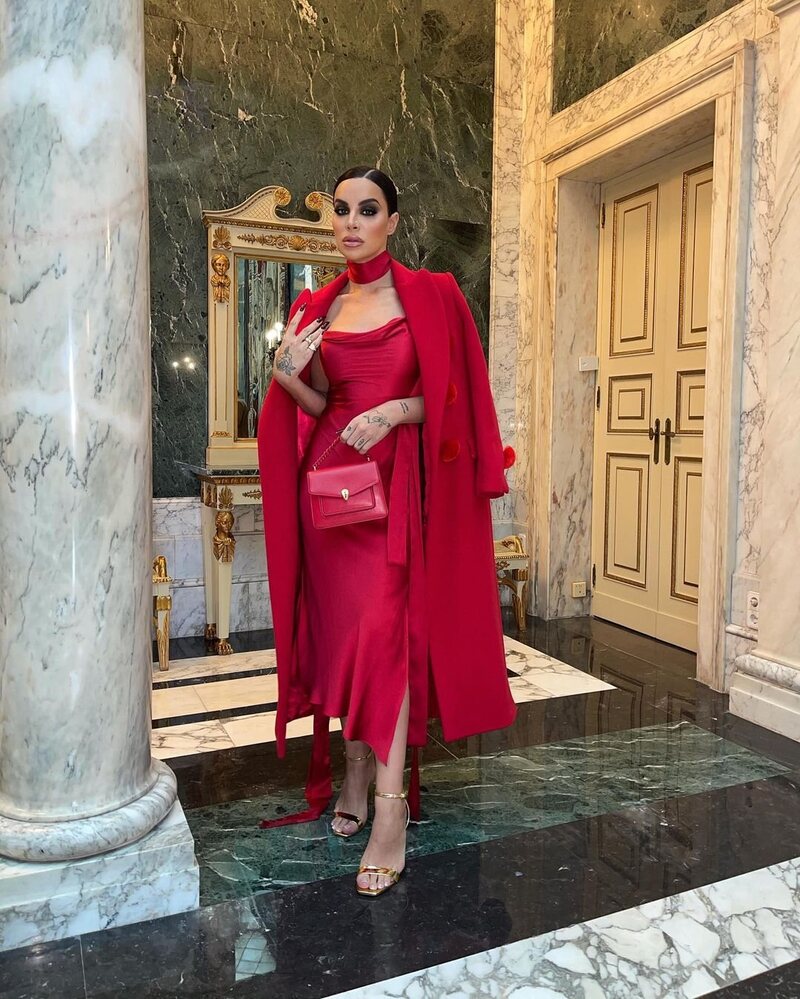 Jedet con un total look rojo en el encuentro de premiados de los Ondas 2021