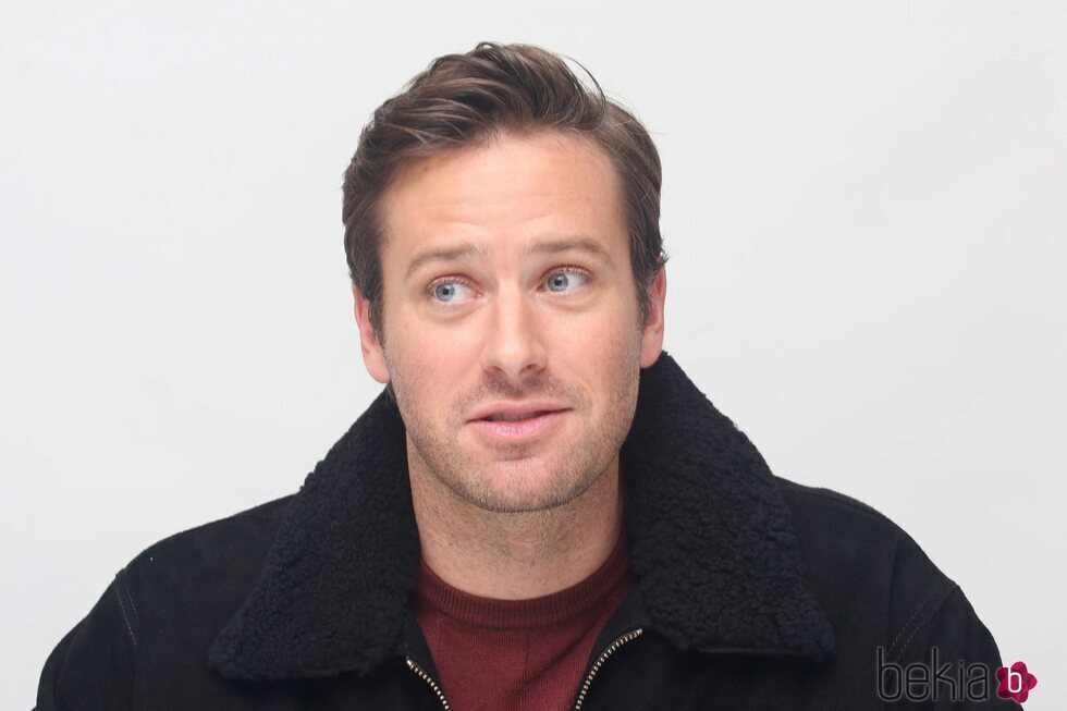 Armie Hammer en una conferencia de la Asociación de Prensa Extranjera de Hollywood