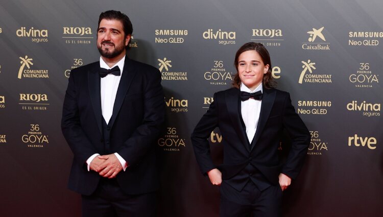 Antonio Orozco y su hijo Jan en los Premios Goya 2022
