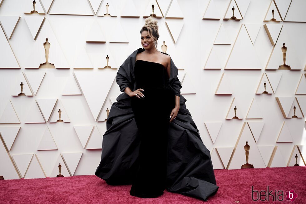 Laverne Cox en la alfombra roja de los Premios Oscar 2022