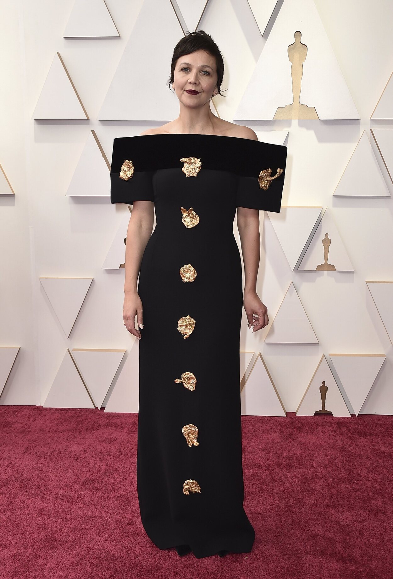 Maggie Gyllenhaal de Schiaparelli en los Premios Oscar 2022