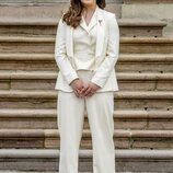 Isabel de Dinamarca, muy sonriente en su Confirmación