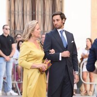 Lorenzo Remohi y su madre en su boda con Marta Lozano