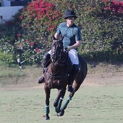 El Príncipe Harry en un partido de polo en Santa Barbara