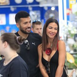 Tamara Gorro y Ezequiel Garay de compras