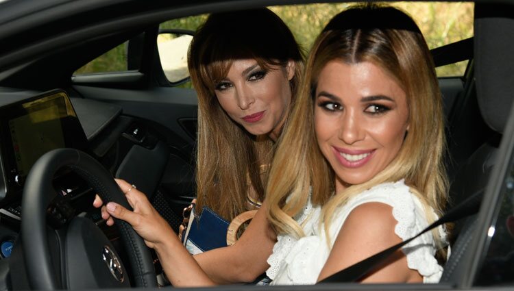 Gisela y Natalia en la boda de Chenoa y Miguel Sánchez Encinas