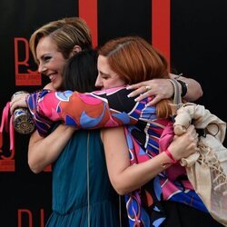 Rocío Carrasco, Ana Bernal-Triviño y Anaís Peces en la inauguración del museo Rocío Jurado en Chipiona