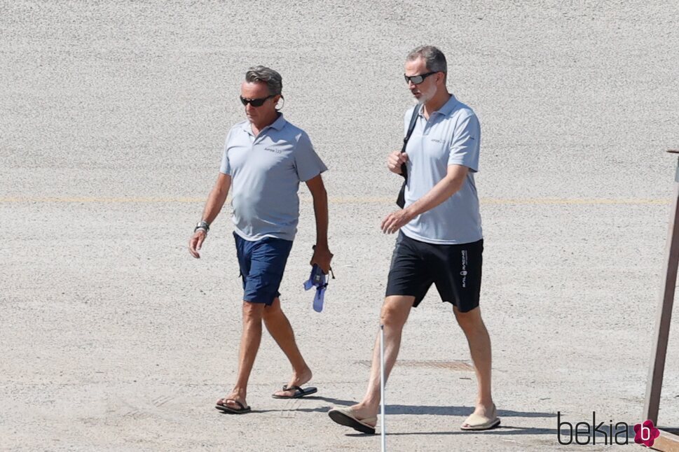 El Rey Felipe VI en Mallorca llegando a su velero, el Aifos