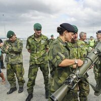 La Princesa Victoria de Suecia durante una visita militar