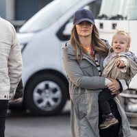 Sofia de Suecia y su hijo Julian de Suecia en brazos en la Porsche Carrera Cup