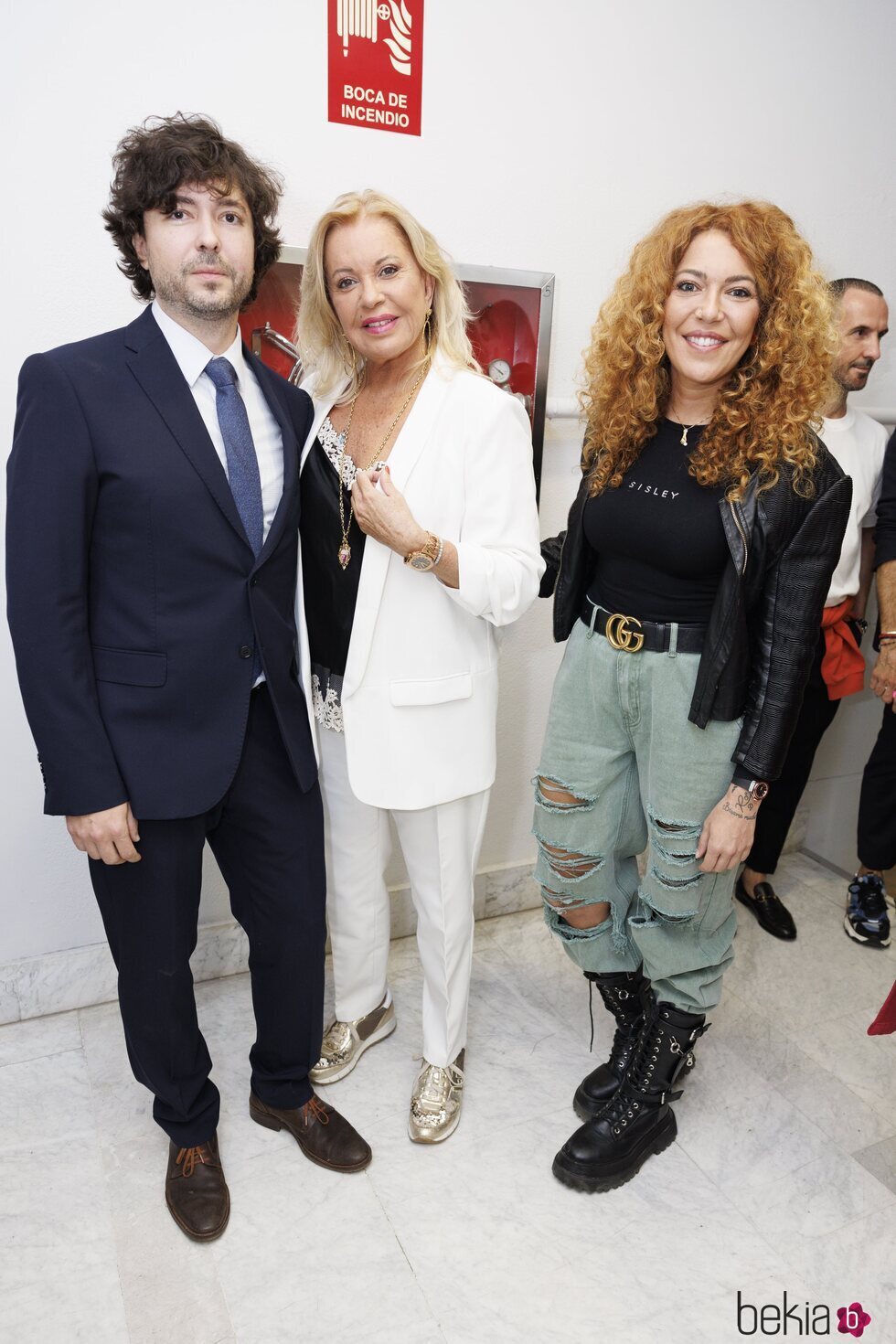 Ángel Cristo, Bárbara Rey y Sofía Cristo en la presentación de 'Sin etiquetas', memorias de Chelo García Cortés