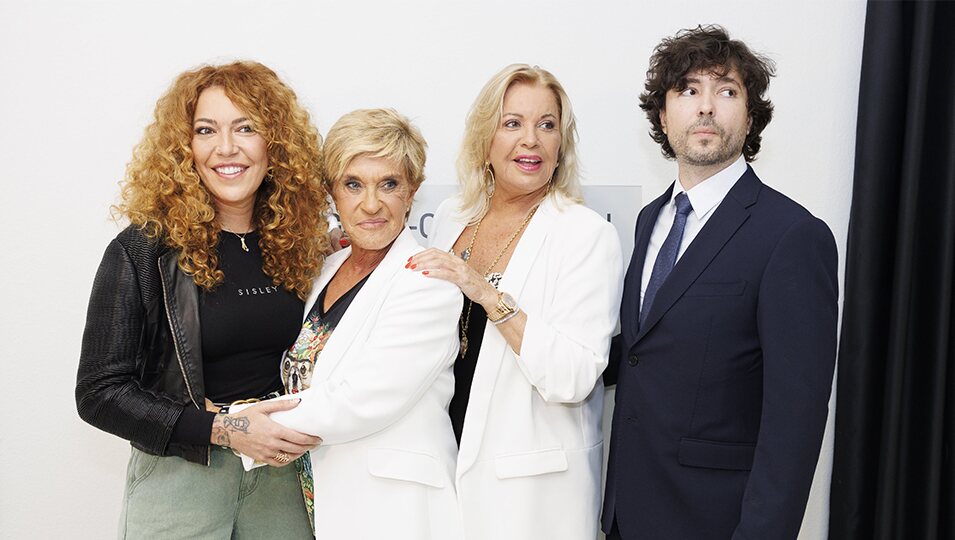 Sofía Cristo, Chelo García Cortés, Bárbara Rey y Ángel Cristo en la presentación de 'Sin etiquetas'