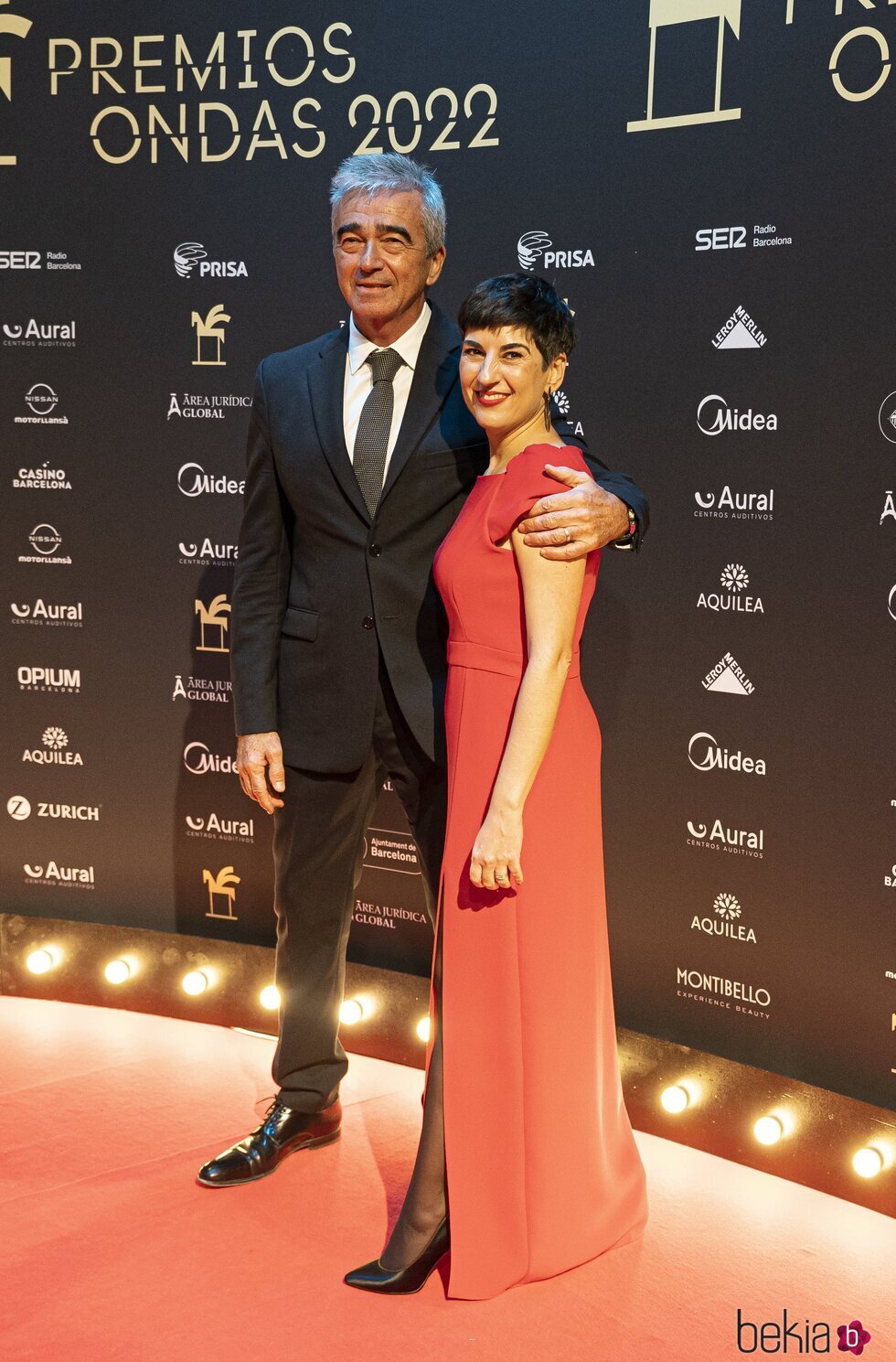 El periodista Carles Francino y su mujer Gema Muñoz en la ceremonia de los Premios Ondas 2022