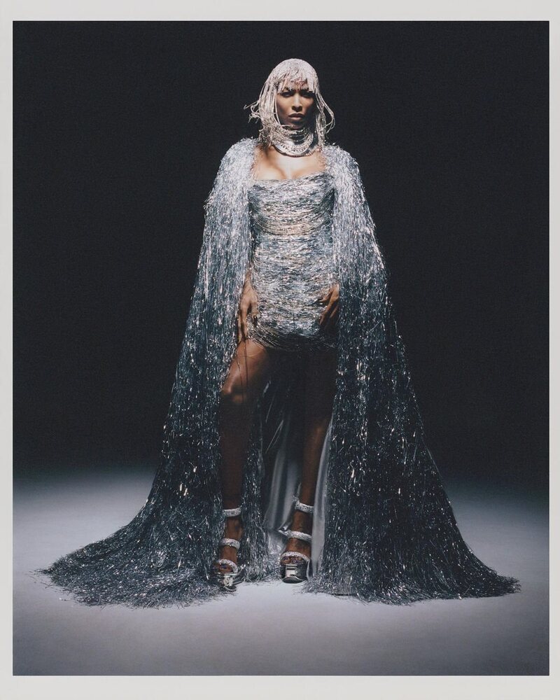 Look 'SUMMER RENAISSANCE' de Beyoncé x Balmain