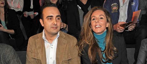 Rocío Carrasco y Fidel Albiac en el desfile de Hannibal Laguna en Fashion Week Madrid