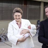 Guillermo y Stéphanie de Luxemburgo con sus hijos Charles y François en la presentación de su hijo François