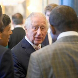 El Rey Carlos III en el almuerzo a los Gobernadores y Primeros Ministros de los Reinos antes de la coronación
