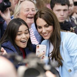 Kate Middleton se hace un selfie con una fan en The Big Lunch por la Coronación