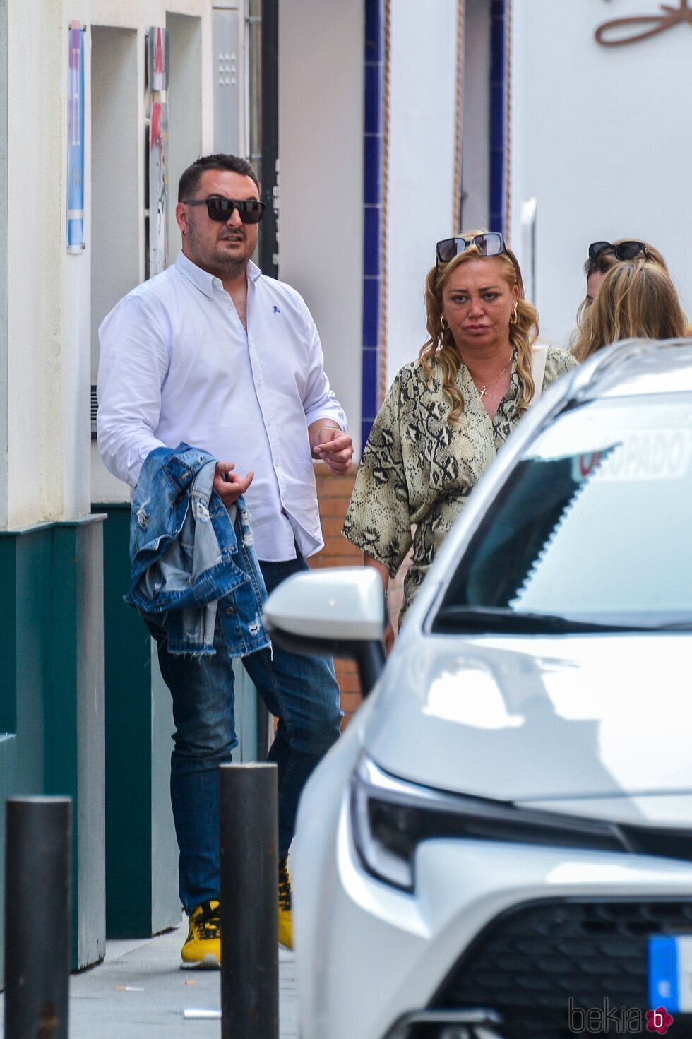Belén Esteban y Miguel Marcos tras la boda de Raúl Prieto