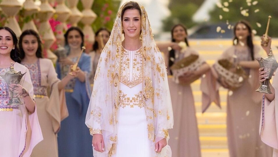 Rajwa de Jordania en su fiesta de henna antes de su boda