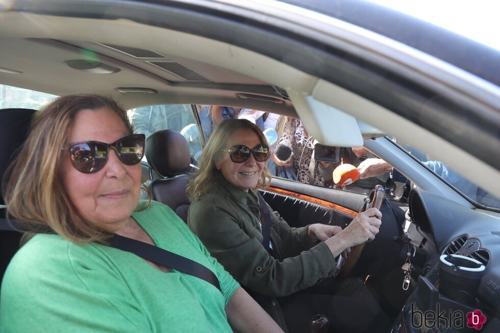 Celia y Amalia, las hermanas de Ana Obregón, conocen a su sobrina Ana Sandra