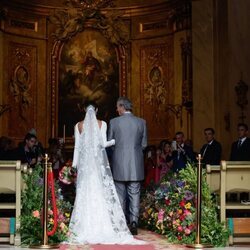 Marta López Álamo en su entrada a su boda con Kiko Matamoros
